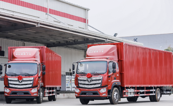 春节临近：欧航超级卡车“满载信赖”，保障年货“准时达”